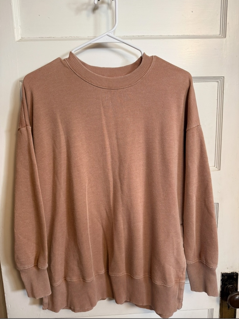 Aerie oversized tan/pink sweater Size XS, I would say best for a LG/XL, See Disc